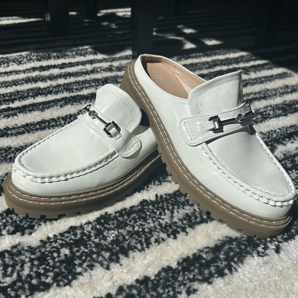 JustFab White Loafers (Size 8) - New